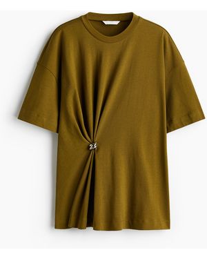 H&M T-Shirt mit Metalldetail - Grün