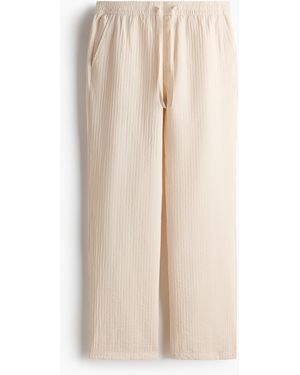 H&M Hose aus Strukturstoff in Relaxed Fit - Natur