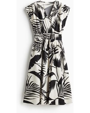 H&M Baumwollkleid mit gesmokter Taille - Weiß