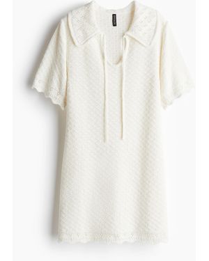 H&M Kleid in Pointellestrick - Weiß