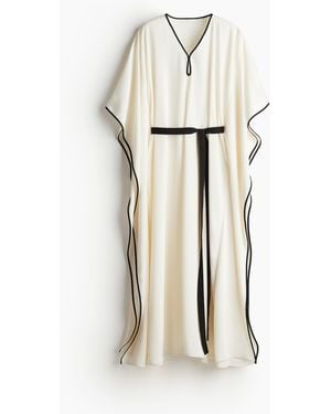 H&M Kaftankleid mit Bindegürtel - Weiß
