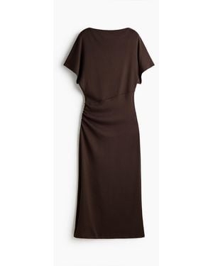 H&M Strickkleid mit Butterfly-Ärmeln - Braun