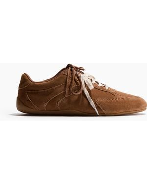 H&M Sneaker aus Veloursleder - Braun