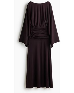 H&M Drapiertes Kleid mit Fledermausärmeln - Schwarz