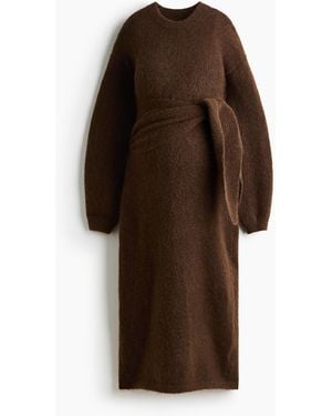 H&M MAMA Strickkleid mit Bindebändern - Braun