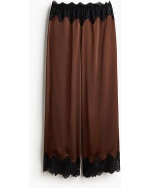 H&M Pyjamahose aus Satin mit Spitze - Braun