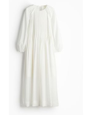 H&M Maxikleid mit Biesenfalten - Weiß