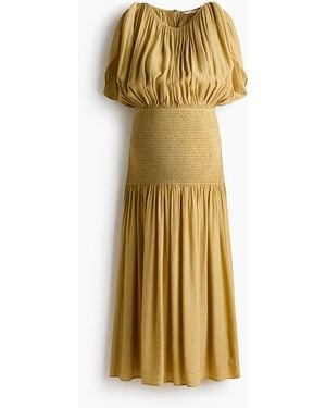 H&M MAMA Gesmoktes Stillkleid mit Cape-Detail - Mettallic