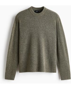 H&M Angerauter Pullover in Regular Fit - Grün