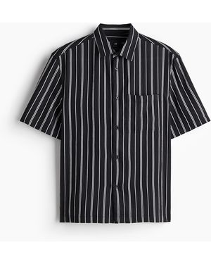 H&M Kurzarmhemd in Regular Fit - Schwarz