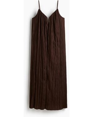 H&M Gecrinkeltes Trägerkleid - Braun
