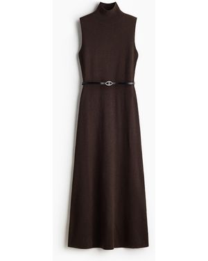 H&M Feinstrick-Kleid mit Gürtel - Mehrfarbig