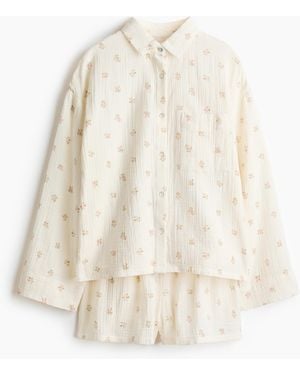 H&M Pyjama mit Oberteil und Shorts - Weiß