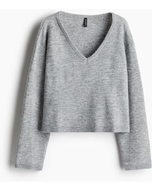 H&M Feinstrick-Pullover mit V-Ausschnitt - Grau
