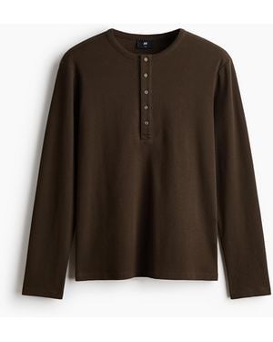 H&M Geribd Henleyshirt - Bruin
