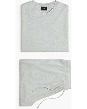 H&M Set mit Schlaf-T-Shirt und Shorts - Weiß