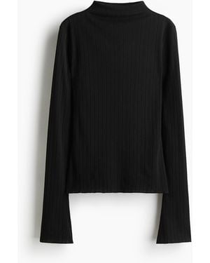 H&M Geripptes Shirt mit Turtleneck - Schwarz