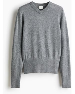 H&M Pullover mit V-Ausschnitt - Grau
