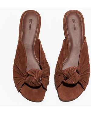 H&M Sandalen aus Veloursleder mit Knotendetail - Braun