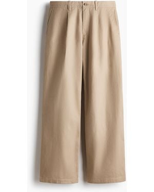 H&M Chino in Loose Fit - Natur