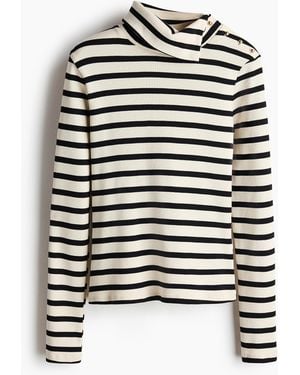 H&M Shirt mit Turtleneck und Zierknöpfen - Weiß