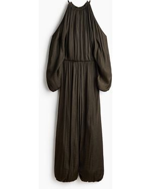 H&M Cold-Shoulder-Jumpsuit aus Satin - Schwarz