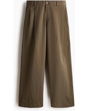 H&M Weite Hose in Loose Fit - Grün