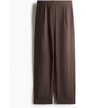 H&M Hose mit Barrel Leg aus Modalgemisch - Braun