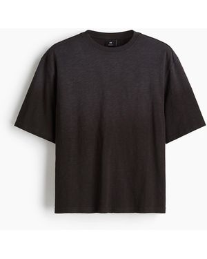 H&M T-Shirt in Oversized Fit - Schwarz