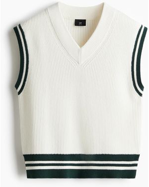 H&M Gerippter Pullunder in Boxy Fit - Weiß