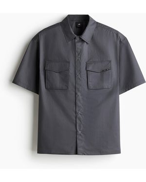 H&M Utility-Hemd mit Kurzarm in Loose Fit - Grau