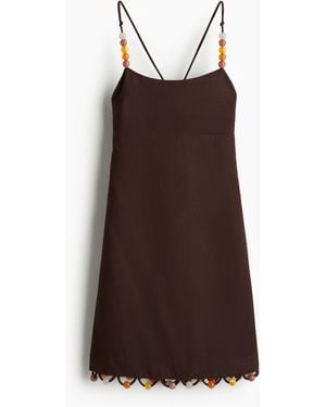 H&M Trägerkleid mit Perlendetails - Braun