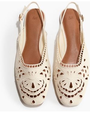 H&M Slingpumps mit Broderie Anglaise - Grau