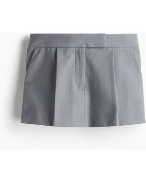 H&M Eleganter Miniskort - Grau