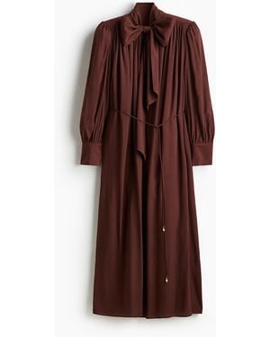H&M Blusenkleid mit Schleifenkragen - Braun