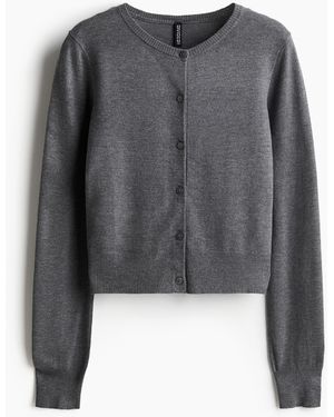 H&M Figurnaher Cardigan - Grau