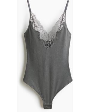 H&M Tangabody aus Baumwolle mit Spitze - Grau