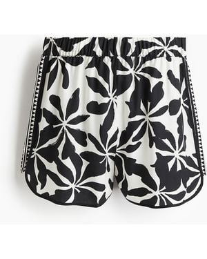 H&M Shorts aus Lyocell - Schwarz