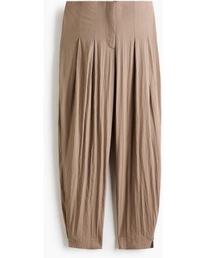 H&M Plissierte Hose aus Viskosegemisch - Braun