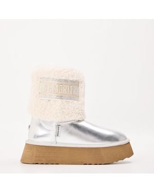 Steve Madden St. Moritz Snug Boots - White