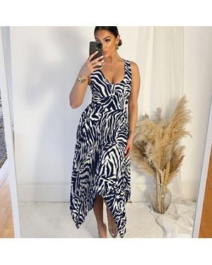 AX Paris V Neck Zag Hem Pleated Midi Dress - Blue