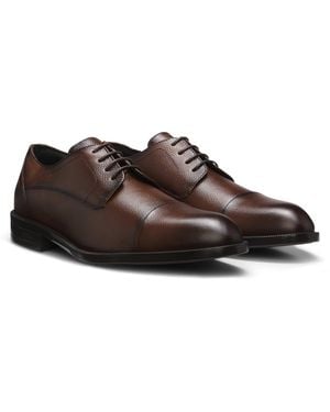BOSS Zapatos Derby De Piel Granulada Con Refuerzo En La Puntera - Marrón