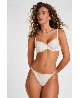 Hunkemöller Highleg Thong Gaia - White