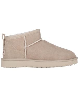 UGG Boots Upper Material: Leather - White