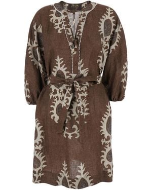 Bazar Deluxe Short Dress With V-Neck And All-Over Floral Print - Brown