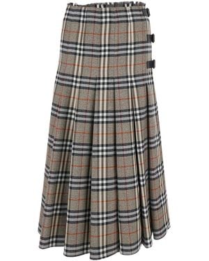 Burberry Midi Skirt With Side Buckle Closure And All-Over Check Motif - Grey