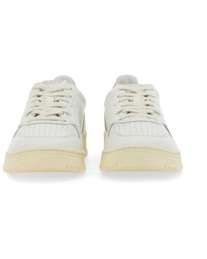 Autry Sneakers Medalist Low Sneakers - White