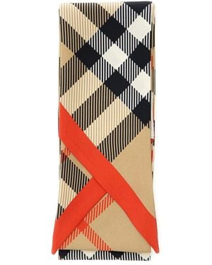 Burberry Scarf With All-Over Check Motif And Pointed Tip - Multicolor