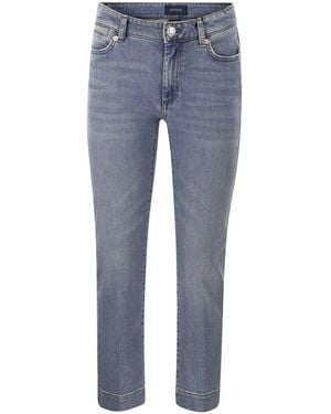 【送料&関税込】SportMax Logo Patch Low Waist Jeans Sportmax Logo Patch Low Waist Jeans in Blue | Lyst