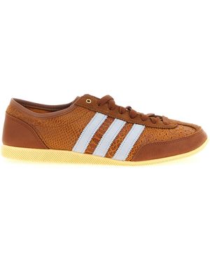 adidas gazelle silver green womens Versace White Calf Leather Bos Taurus Low Top Sneakers